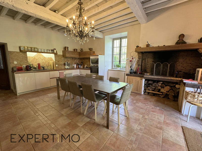 Propriété - 391 m² - 9 pièces