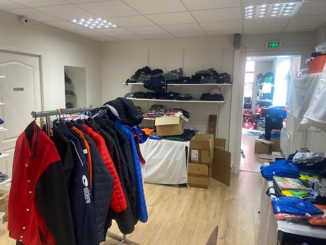 Services - 80 m² - 3 pièces