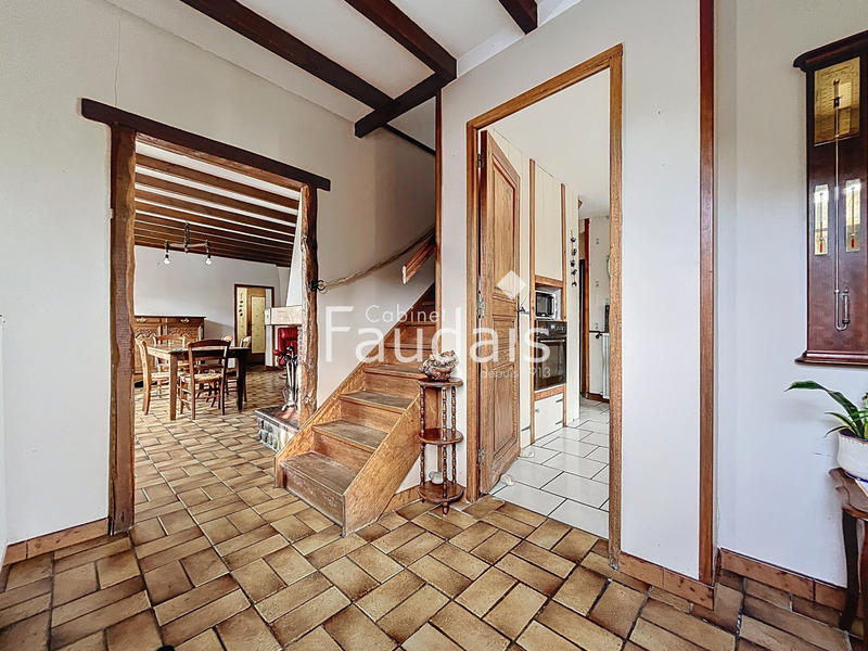 Maison - 212 m² - 8 pièces