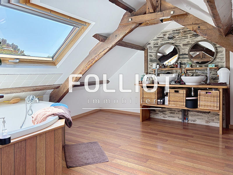 Maison - 146 m² - 8 pièces