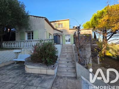 Maison - 138 m² - 5 pièces