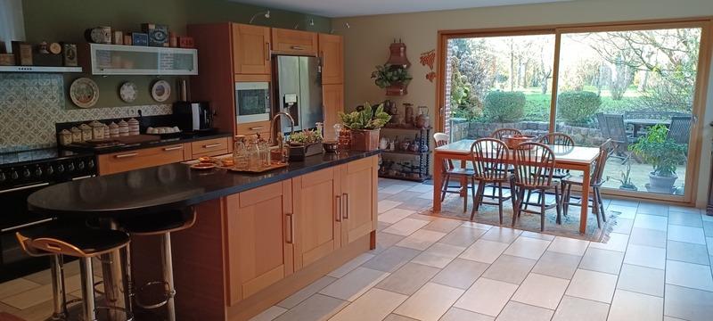 Maison - 202 m² - 9 pièces