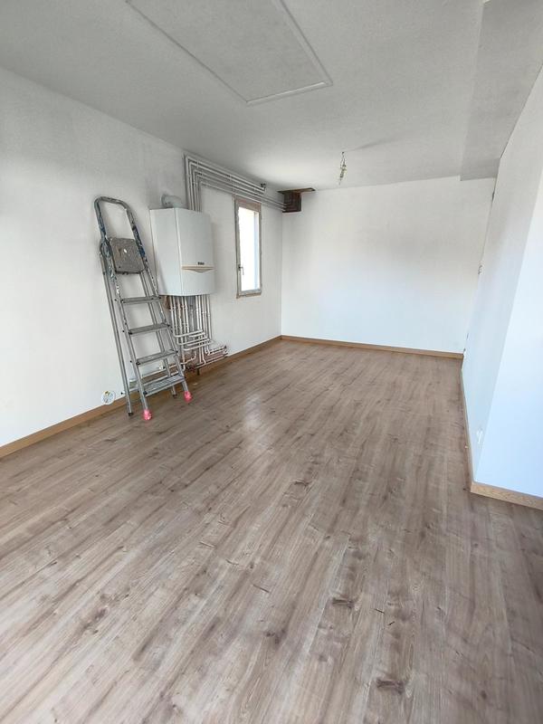 Maison - 92 m² - 5 pièces