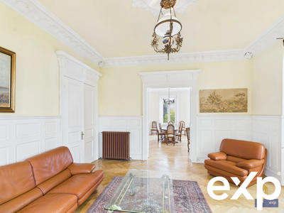 Maison - 443 m² - 17 pièces