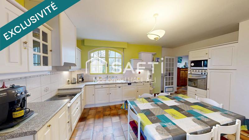 Maison - 210 m² - 8 pièces