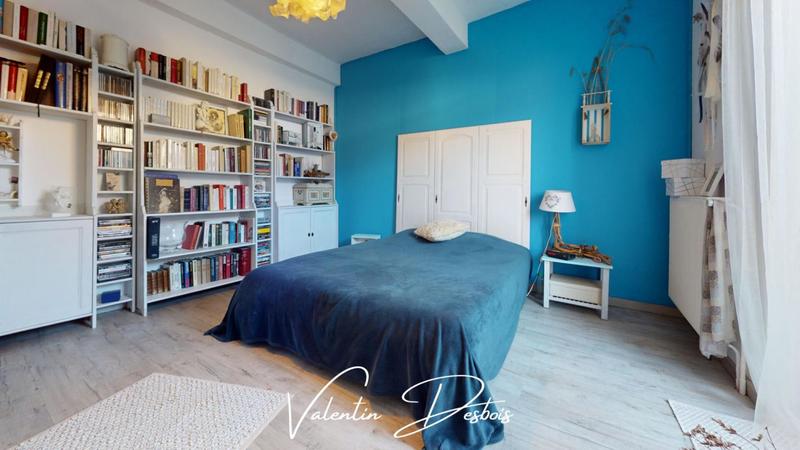 Maison - 209 m² - 9 pièces