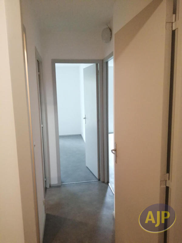 Appartement - 80 m² - 3 pièces