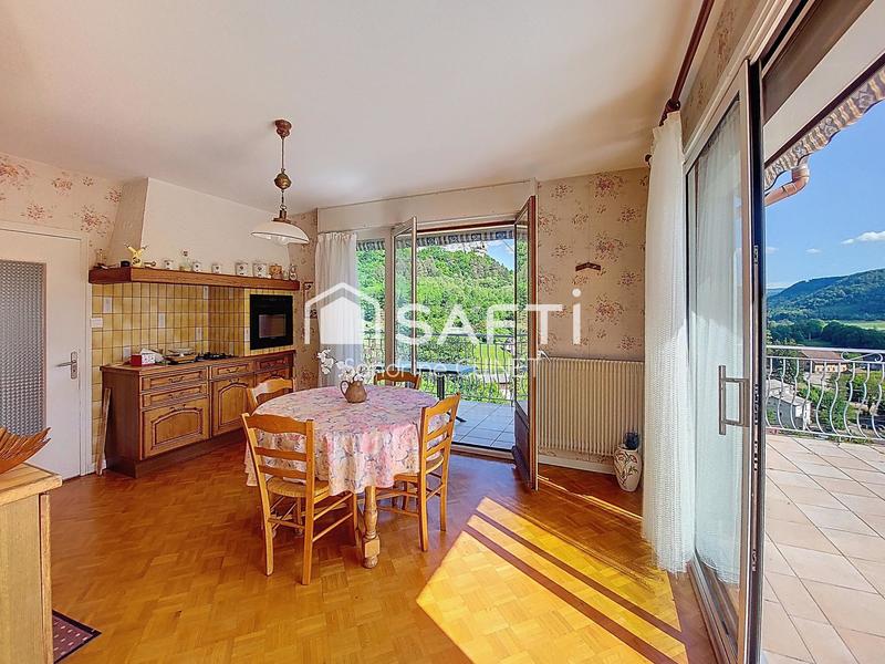 Maison - 179 m² - 9 pièces