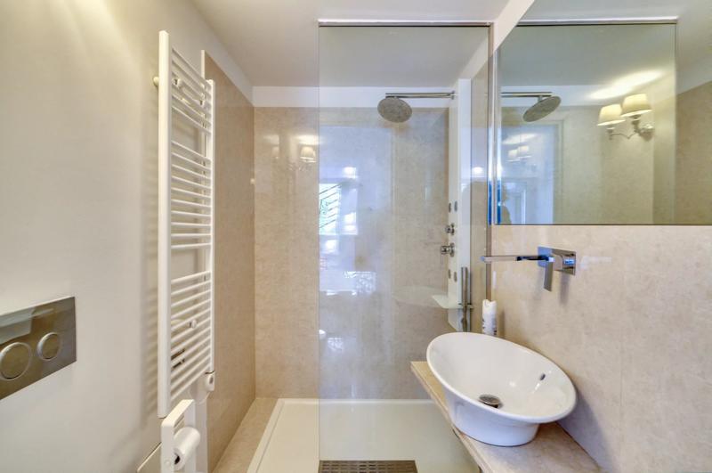 Villa - 220 m² - 5 pièces