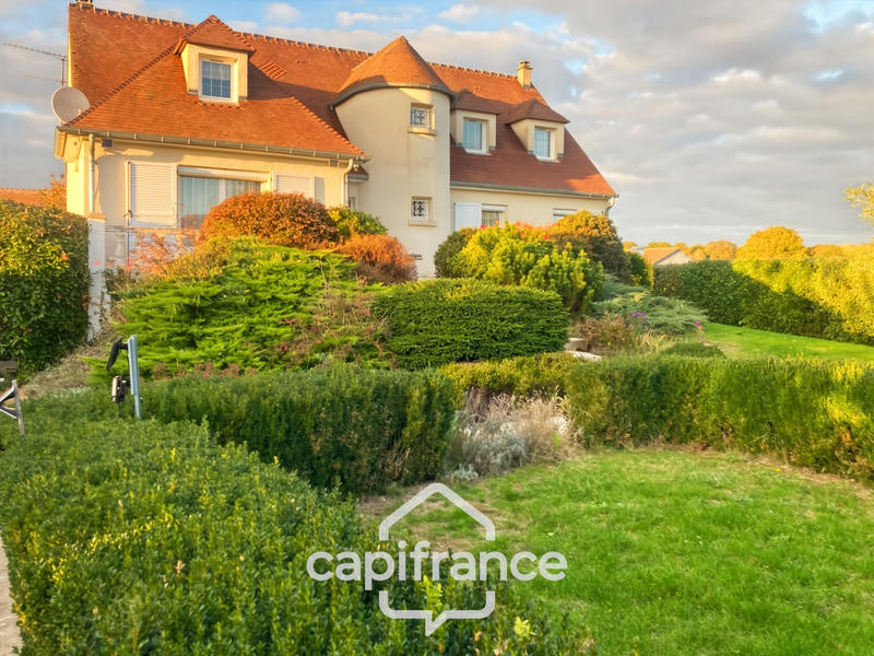 Maison - 273 m² - 9 pièces