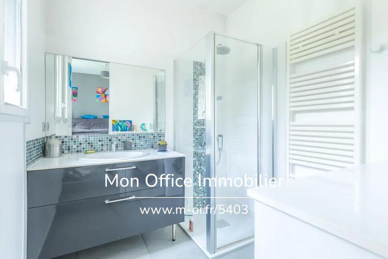 Maison - 185 m² - 8 pièces