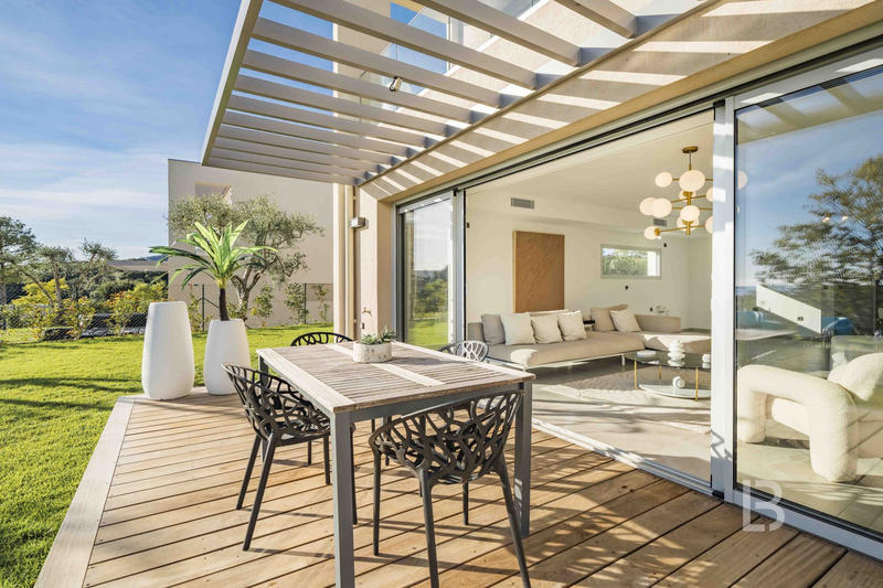 Villa - 230 m² - 5 pièces