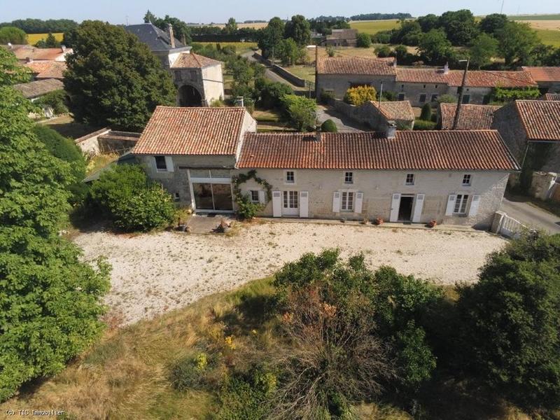 Maison de village - 161 m² - 7 pièces