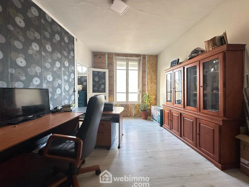 Maison - 181 m² - 9 pièces