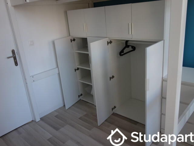 Chambre - 75 m² - 1 pièce