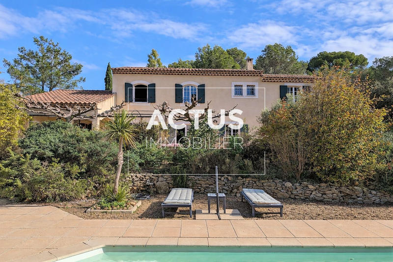 Maison - 213 m² - 7 pièces