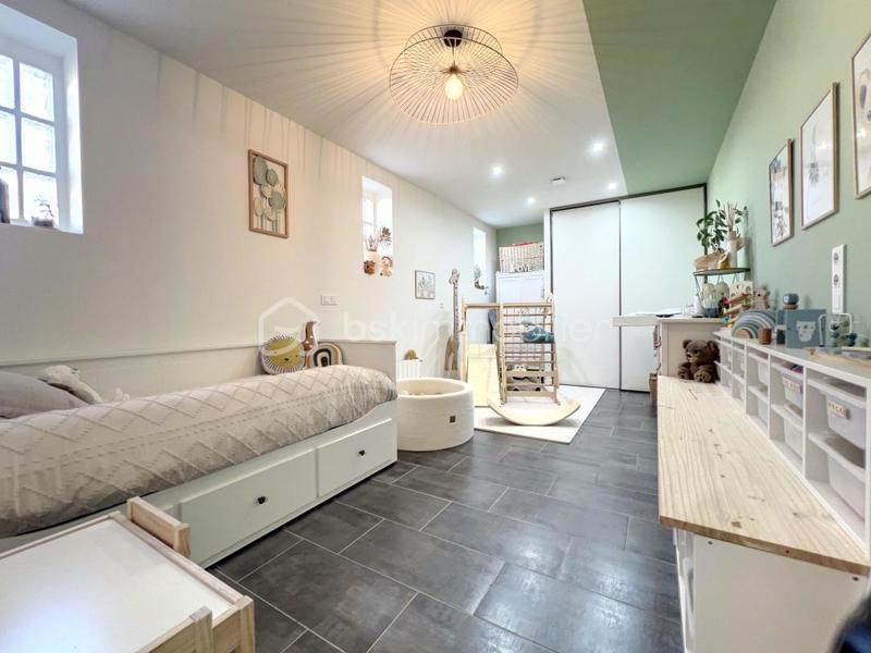 Maison - 180 m² - 6 pièces