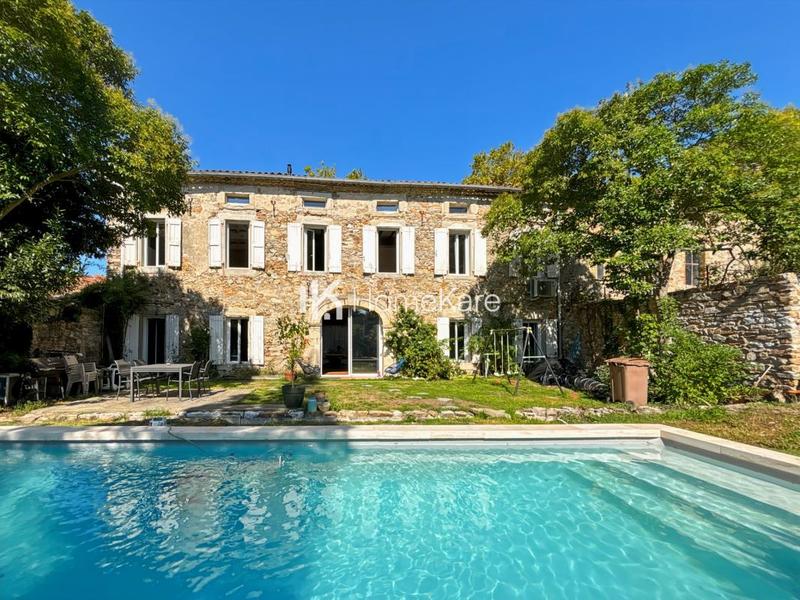 Maison - 360 m² - 7 pièces