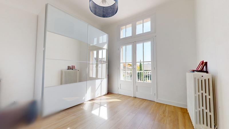 Maison traditionnelle - 420 m² - 14 pièces