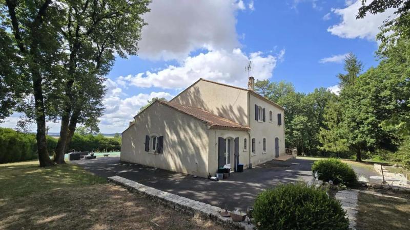 Maison de campagne - 240 m² - 9 pièces