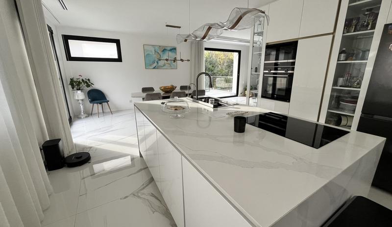 Villa - 210 m² - 8 pièces