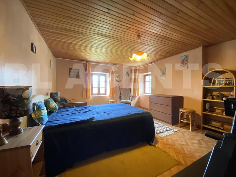 Maison en pierre - 225 m² - 6 pièces