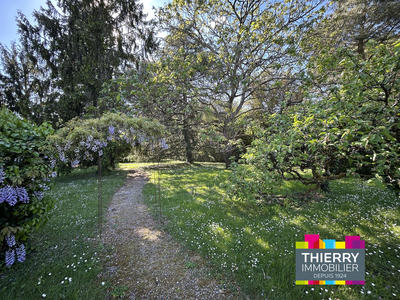 Maison - 281 m² - 8 pièces