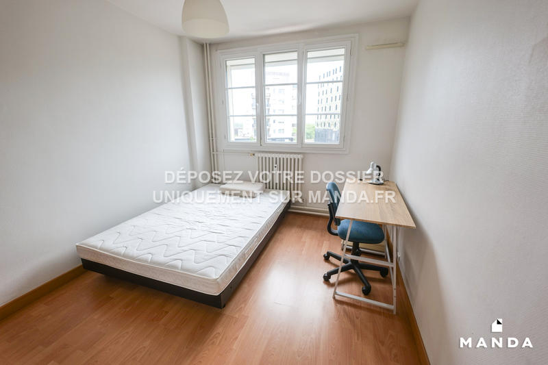 Chambre - 10 m² - 5 pièces