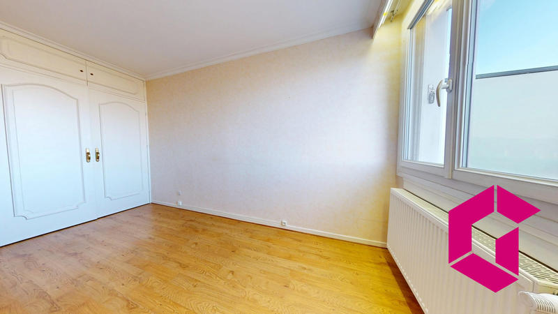 Appartement - 92 m² - 5 pièces