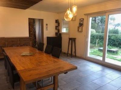 Maison - 176 m² - 10 pièces