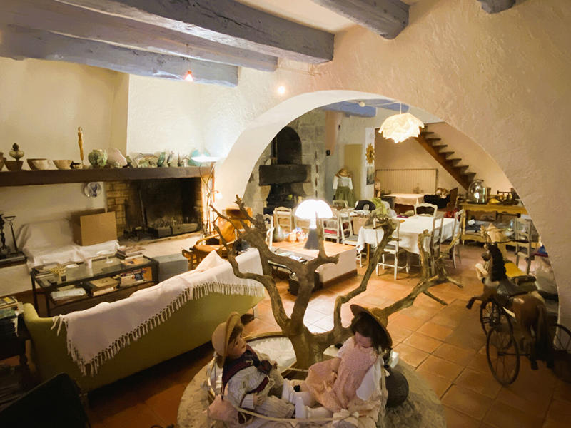 Maison - 323 m² - 6 pièces