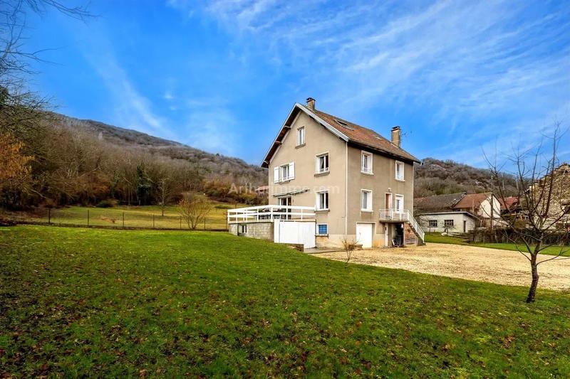 Maison - 142 m² - 6 pièces