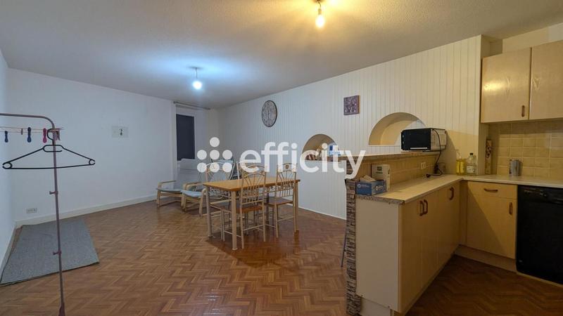 Maison - 199 m² - 6 pièces