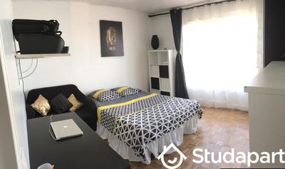 Chambre - 12 m² - 1 pièce