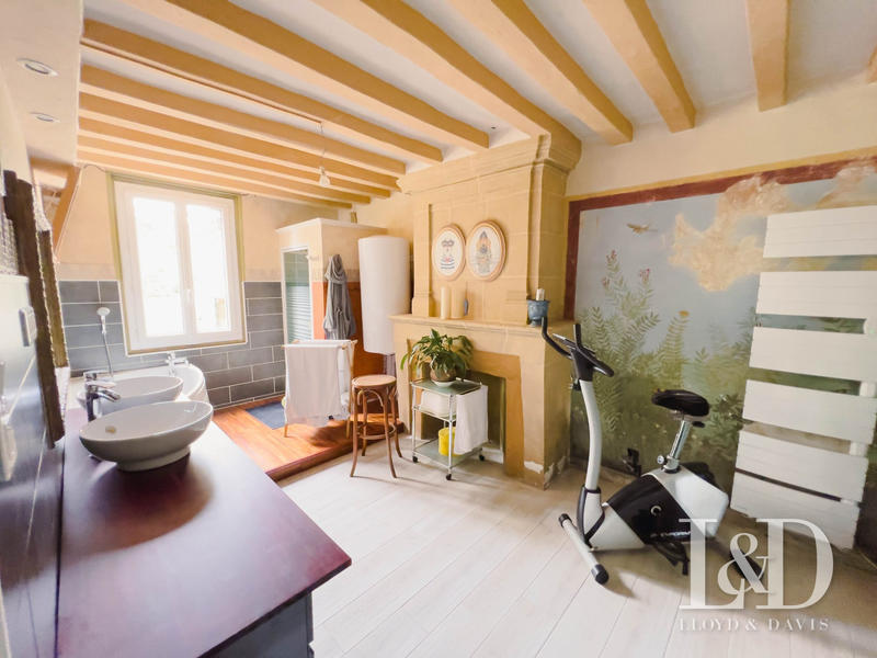 Maison - 205 m² - 12 pièces