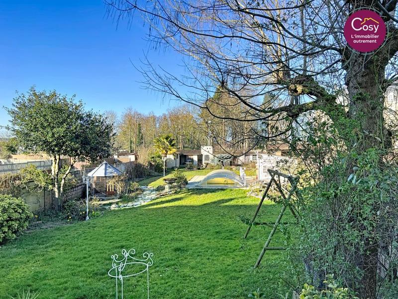 Demeure - 172 m² - 10 pièces