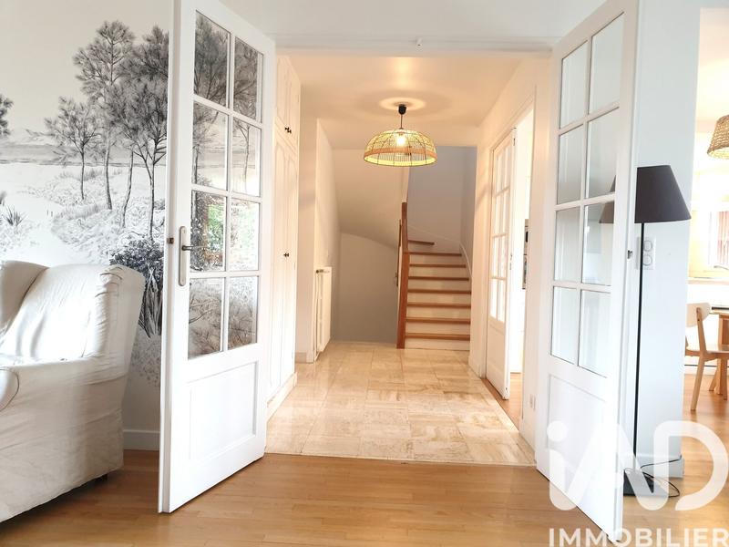 Maison - 143 m² - 8 pièces