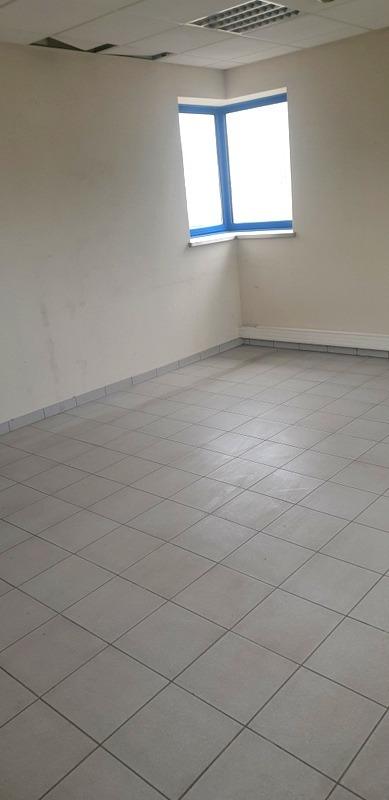 Entrepôt - 2 345 m² - 8 pièces