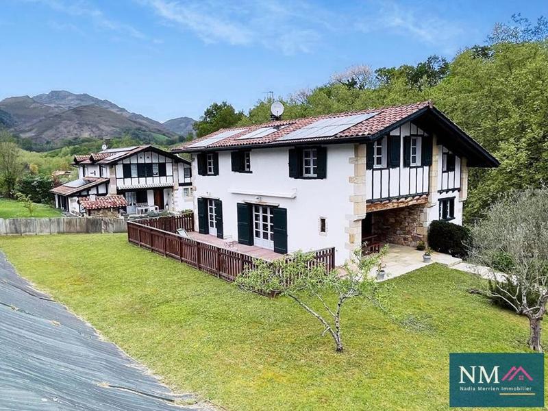 Maison - 165 m² - 8 pièces