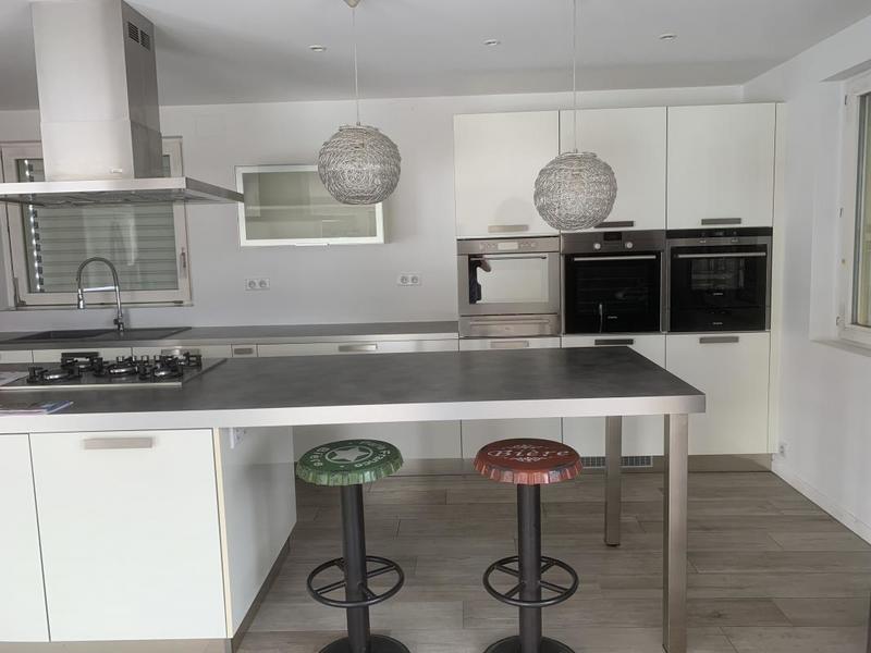 Maison - 195 m² - 7 pièces