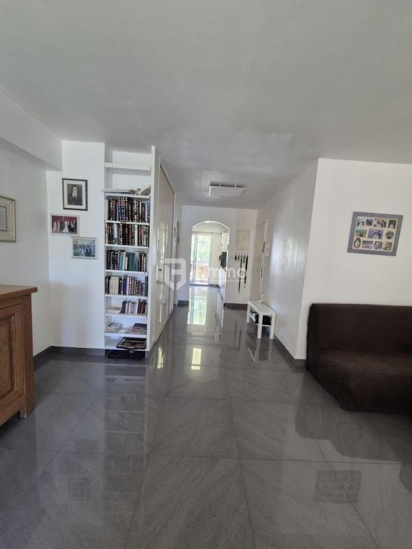 Appartement - 98 m² - 4 pièces