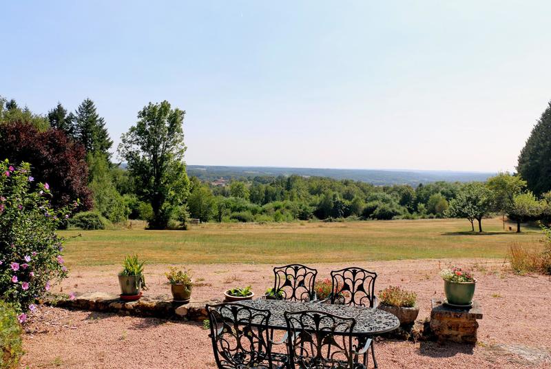 Maison - 275 m² - 9 pièces