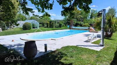 Maison - 160 m² - 9 pièces