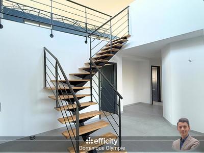 Maison - 179 m² - 6 pièces