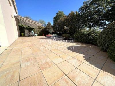 Maison - 250 m² - 7 pièces