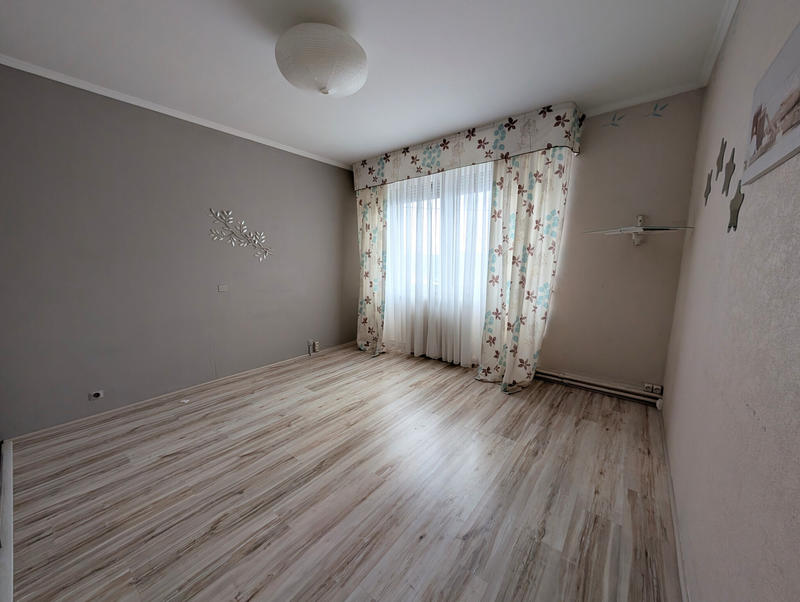 Maison - 210 m² - 8 pièces