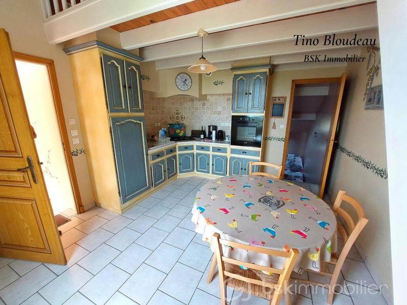 Maison - 180 m² - 8 pièces