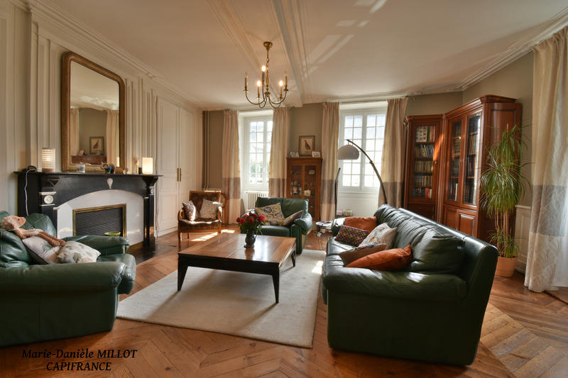 Maison bourgeoise - 240 m² - 9 pièces