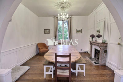 Maison - 170 m² - 9 pièces