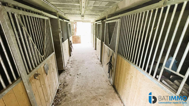 Maison - 180 m² - 6 pièces